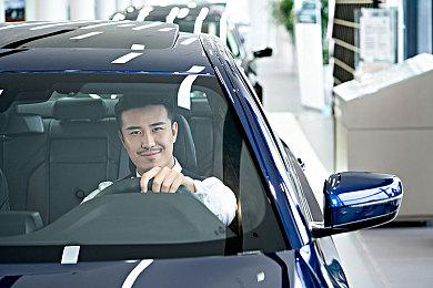 这款美术先行的二次元肉鸽《霓虹序列》，能不能让玩家买单？